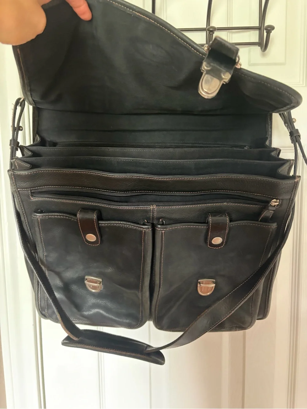 Vintage Fossil leather messenger bag